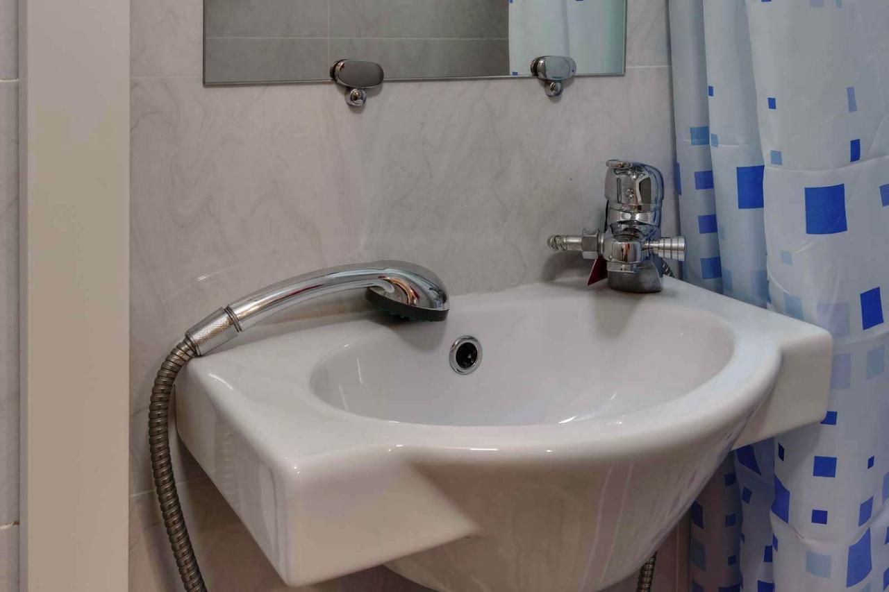 Yourhouse На Розыбакиева Утепова Недалеко От Меги Almati Kültér fotó