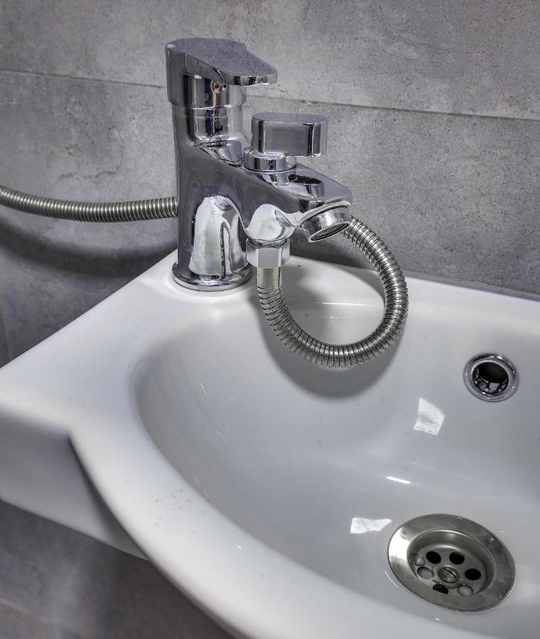 Yourhouse На Розыбакиева Утепова Недалеко От Меги Almati Kültér fotó